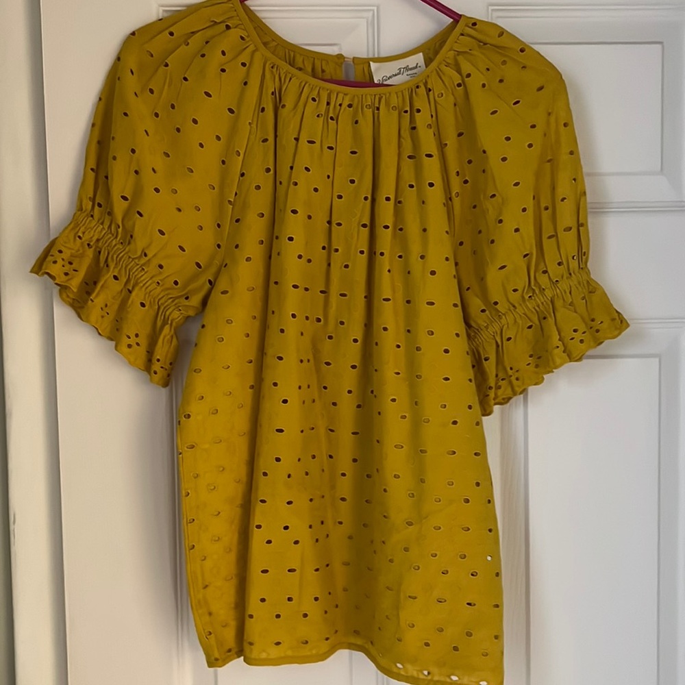 Universal thread, mustard, yellow blouse